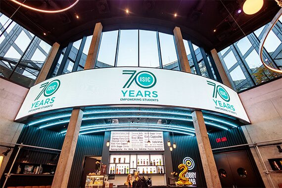 Studentský průkaz ISIC slaví 70 let a pro oslavy si vybral Prahu