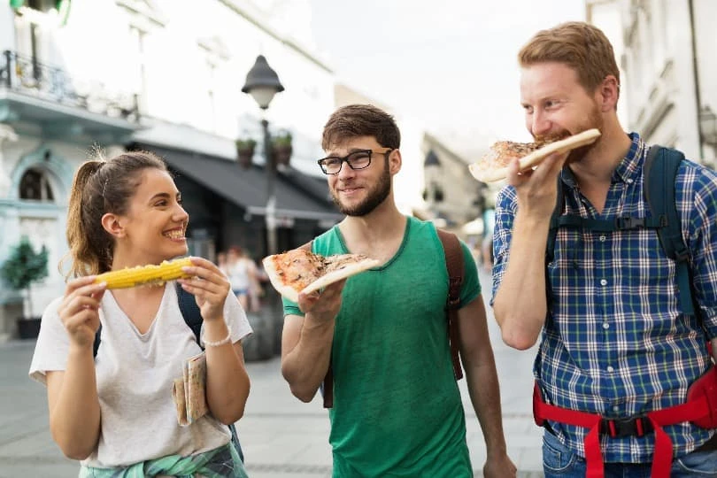 studenti-uzivajici-si-isic-slevy