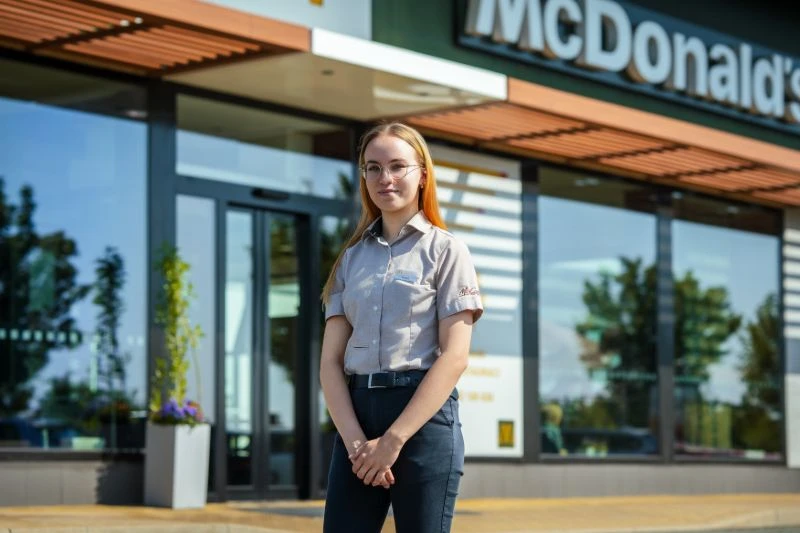 proc-pracovat-v-mcdonalds
